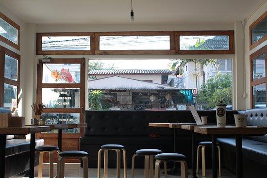 Lucky's - Hanoi Comfort Food